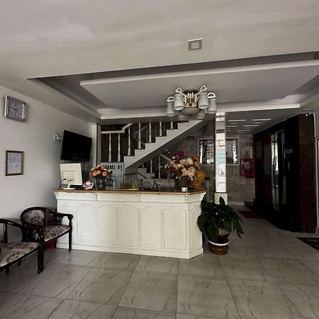 Oyo 1196 Le Vu Hotel Đà Lạt Exterior foto