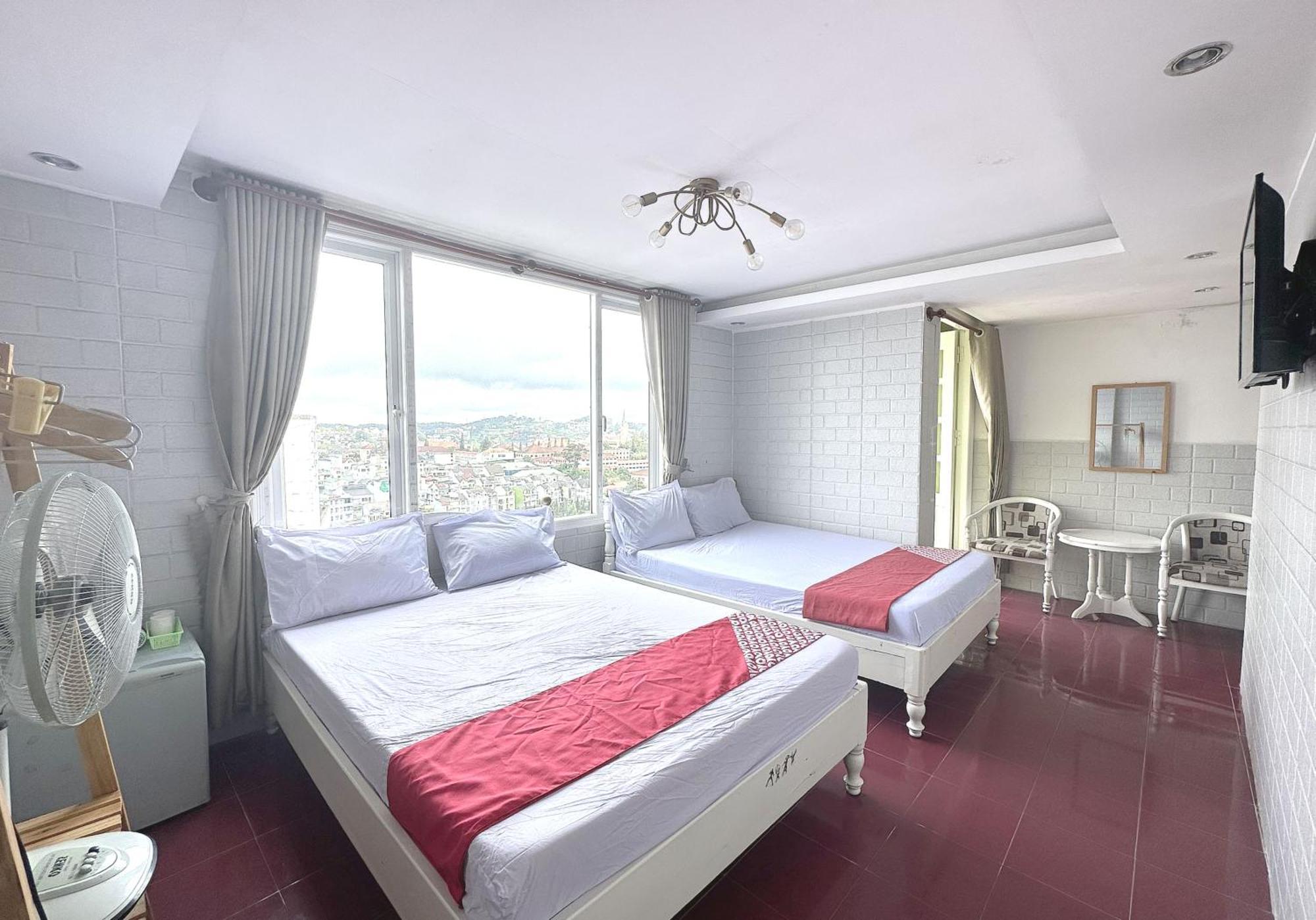 Oyo 1196 Le Vu Hotel Đà Lạt Exterior foto