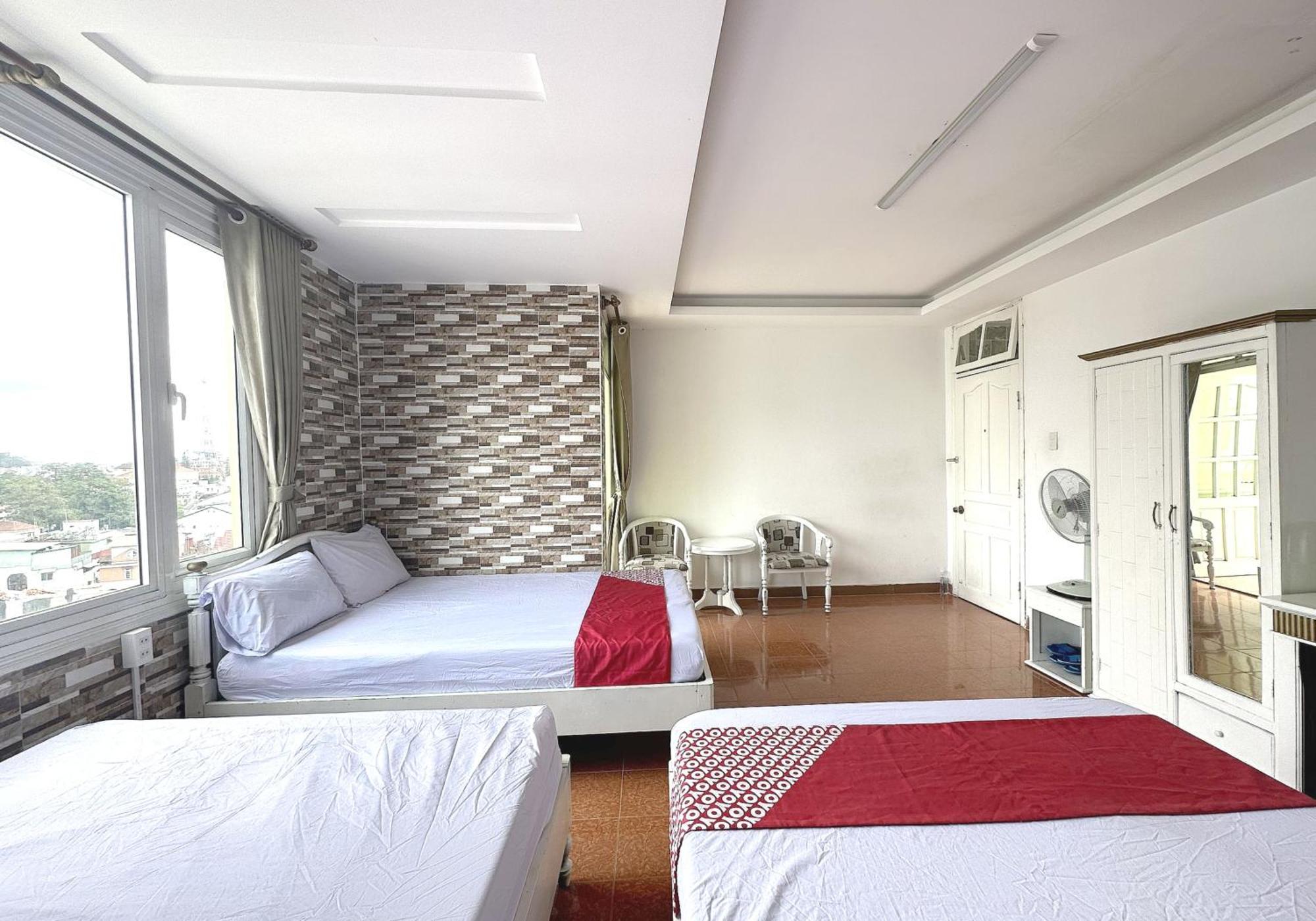 Oyo 1196 Le Vu Hotel Đà Lạt Exterior foto