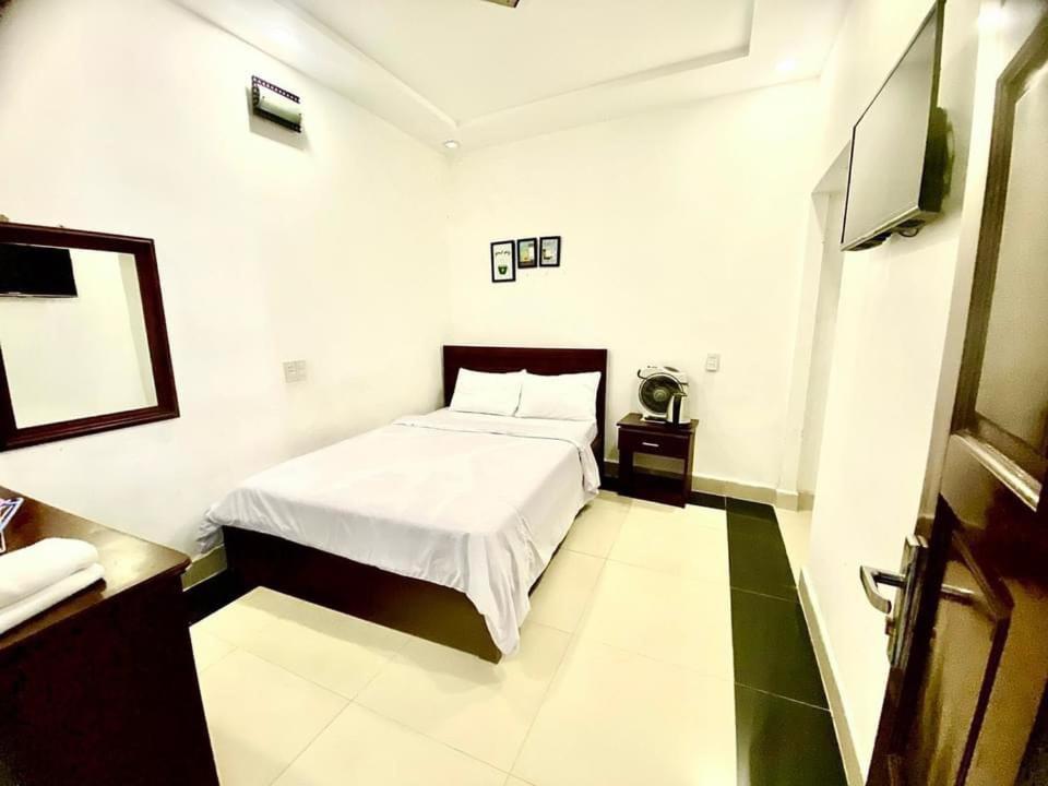 Oyo 1196 Le Vu Hotel Đà Lạt Exterior foto