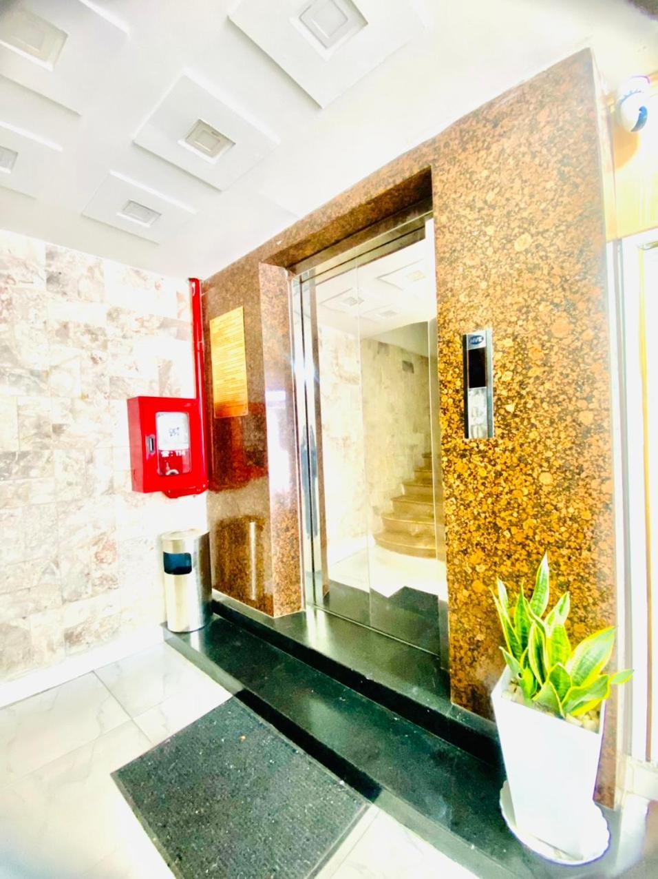 Oyo 1196 Le Vu Hotel Đà Lạt Exterior foto
