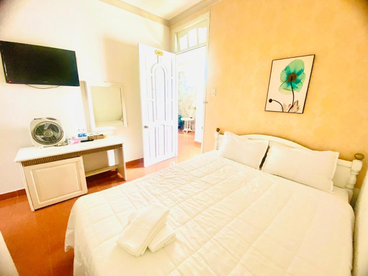 Oyo 1196 Le Vu Hotel Đà Lạt Exterior foto